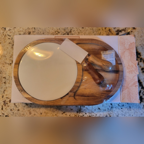 NIB Twine Living Co. Wood & Ceramic Cheese Board Gift Set - Picture 2 of 3